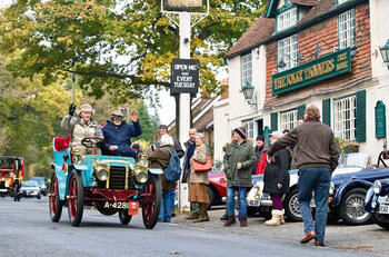 London to Brighton Veteran Car Run - crowds